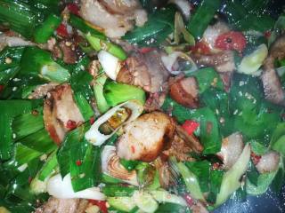 蒜苗走油肉的做法步骤：7