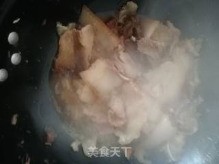 蒜苗炒腊肉的做法步骤：3