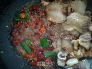 蒜苗炒腊肉的做法步骤：4