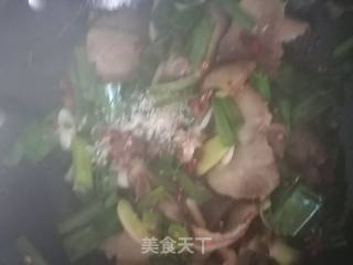 蒜苗炒腊肉的做法步骤：7
