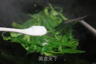 青椒炒卤猪拱嘴的做法步骤：5