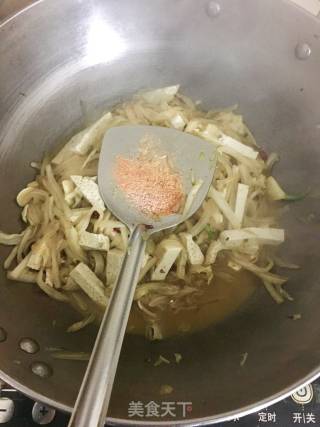白菜炒豆条的做法步骤：8
