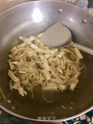 白菜炒豆条的做法步骤：9