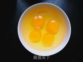 荆芥炒鸡蛋的做法步骤：1