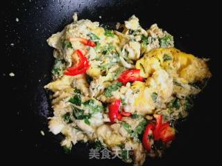 荆芥炒鸡蛋的做法步骤：9