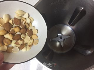 榛子杏仁豆浆的做法步骤：2