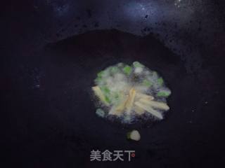 木耳回锅肉的做法步骤：9