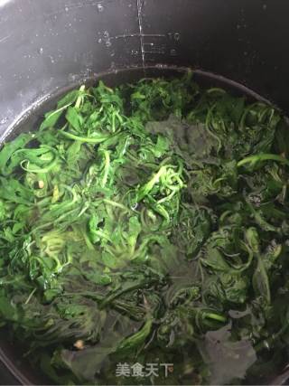 春来野菜香之番茄荠菜肉丸汤的做法步骤：4