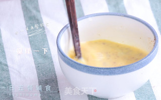 猪肝茼蒿炒鸡蛋的做法步骤：6