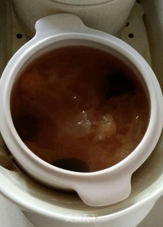 红枣银耳莲子汤的做法步骤：6