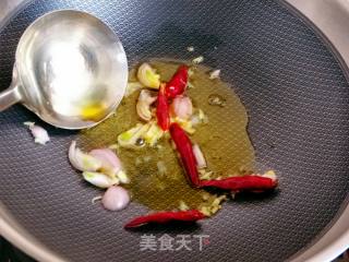 菜花炒肉的做法步骤：3