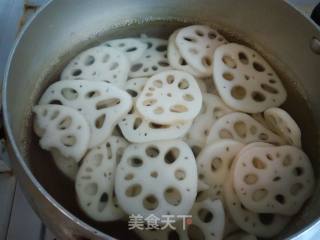 糖醋藕丁的做法步骤：2
