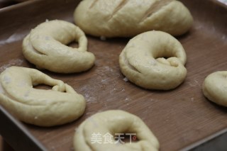 碱水面包的做法步骤：9