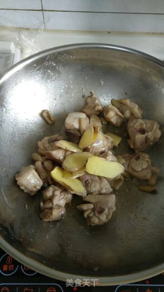 木耳烧鸡块（新派菜）的做法步骤：8