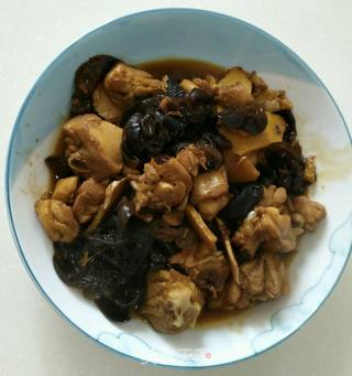 木耳烧鸡块（新派菜）的做法步骤：14