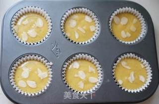 开心果纸杯蛋糕的做法步骤：11