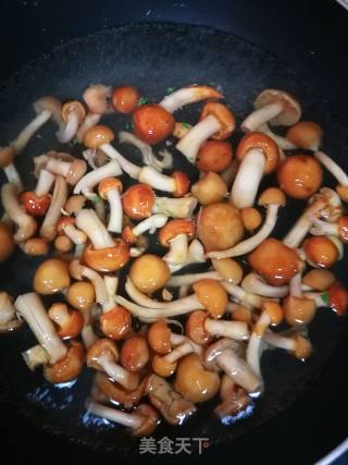 滑子菇炒菜心的做法步骤：4