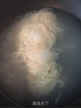 海参炒面的做法步骤：3