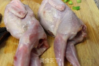 灵芝鹌鹑汤的做法步骤：1