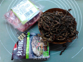 腌豇豆蒸牛肉的做法步骤：1