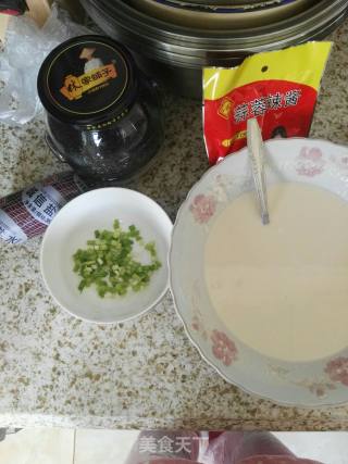 煎饼果子的做法步骤：1