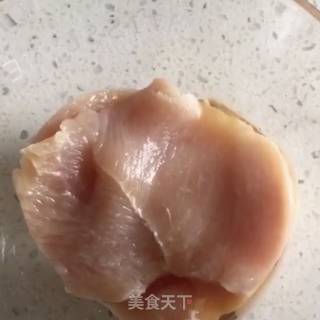 干煎鸡胸肉的做法步骤：2