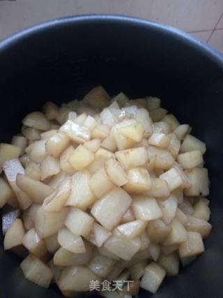 菠菜炖土豆的做法步骤：1