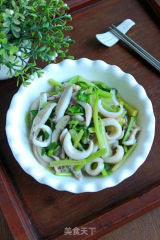 芹菜炒目鱼的做法步骤：6