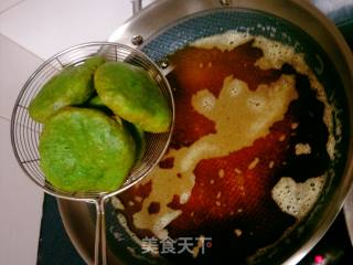 油炸菠菜饼的做法步骤：5