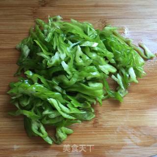 青椒肉丝的做法步骤：4