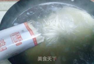 番茄鸡蛋菠菜竹升面的做法步骤：6