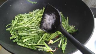 茼蒿炒磷虾的做法步骤：8