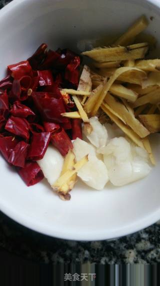辣椒炒蕨菜的做法步骤：4