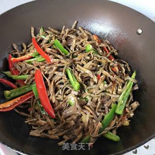 素炒豇豆干的做法步骤：7