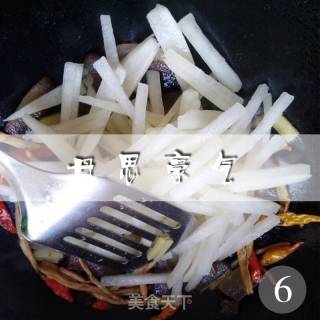 清炒酸萝卜条的做法步骤：6