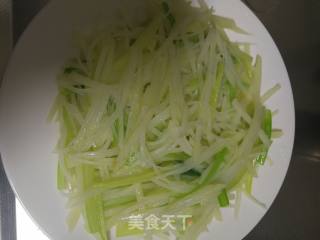 芹菜土豆丝的做法步骤：8