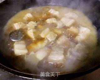 红烧肉炖海带鹌鹑蛋的做法步骤：6