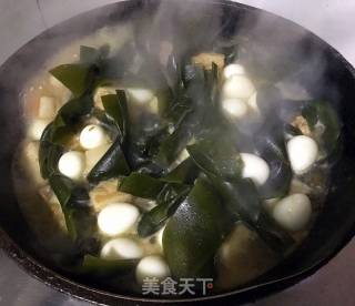 红烧肉炖海带鹌鹑蛋的做法步骤：8