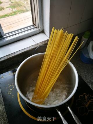 咖喱牛肉意面的做法步骤：1