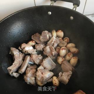 菠萝蜜果仁烧排骨的做法步骤：9
