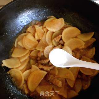 五花肉炒萝卜片的做法步骤：9