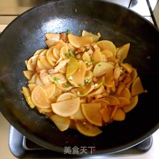 五花肉炒萝卜片的做法步骤：10