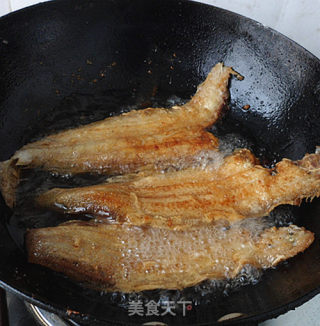熬鳎目鱼贴饼子的做法步骤：5