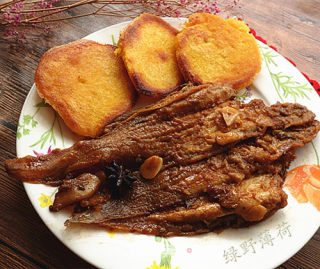 熬鳎目鱼贴饼子的做法步骤：13