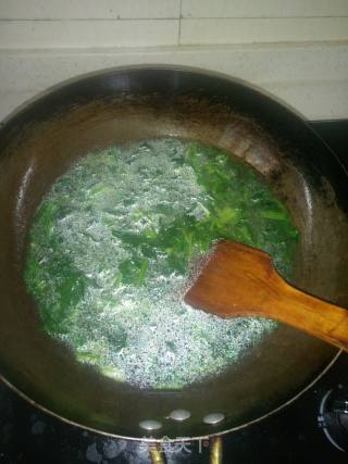 菠菜腊肉原汤挂面的做法步骤：4