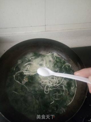 菠菜腊肉原汤挂面的做法步骤：7