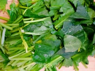 菠菜炒肉的做法步骤：1