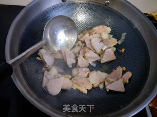菠菜炒肉的做法步骤：2