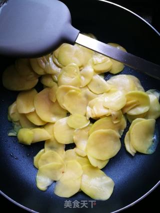 香煎小土豆的做法步骤：3