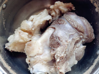 卤牛腱子肉的做法步骤：4